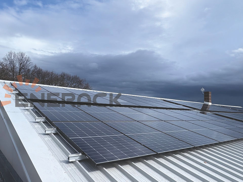 Mini rail for sandwich roof