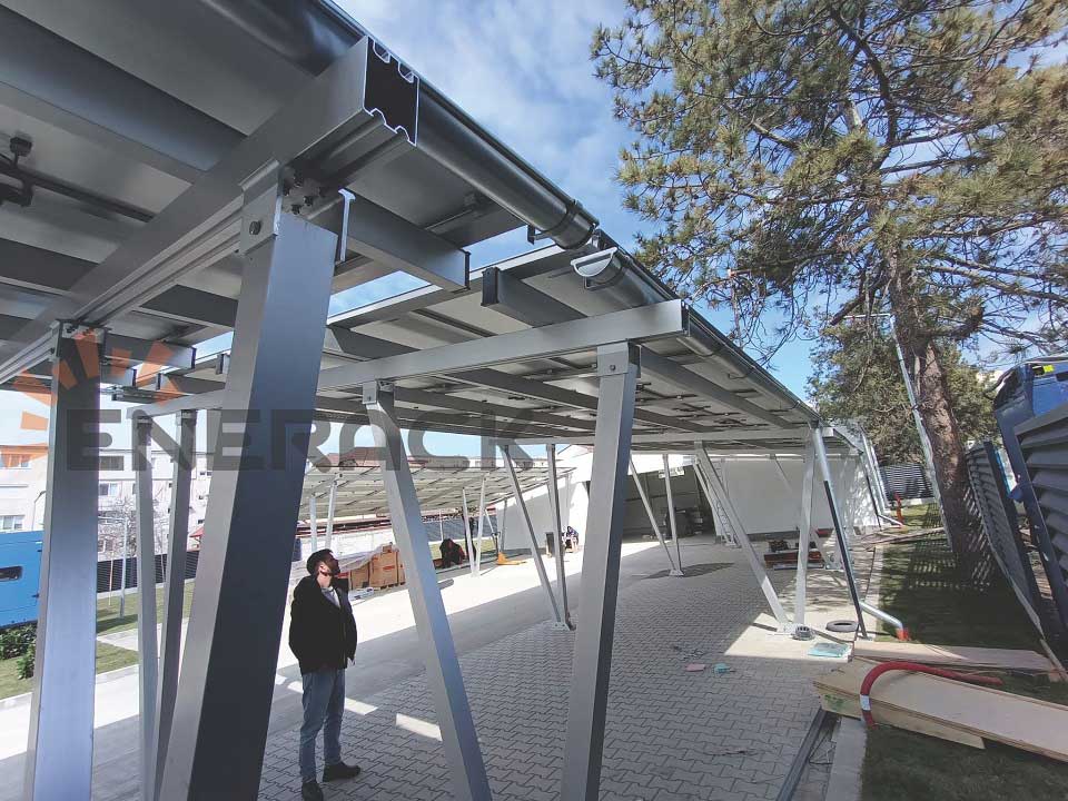Système de montage solaire pour abri de voiture étanche de 65 kW en Roumanie