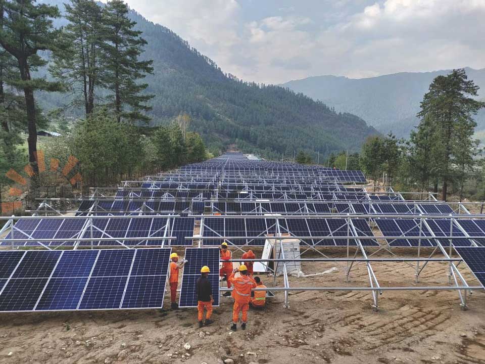 Système de montage au sol standard de 2 MW au Bhoutan