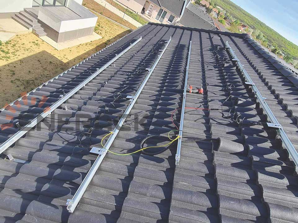 Système de crochet de toit en tuiles T01 de 3,6 kW en Hongrie