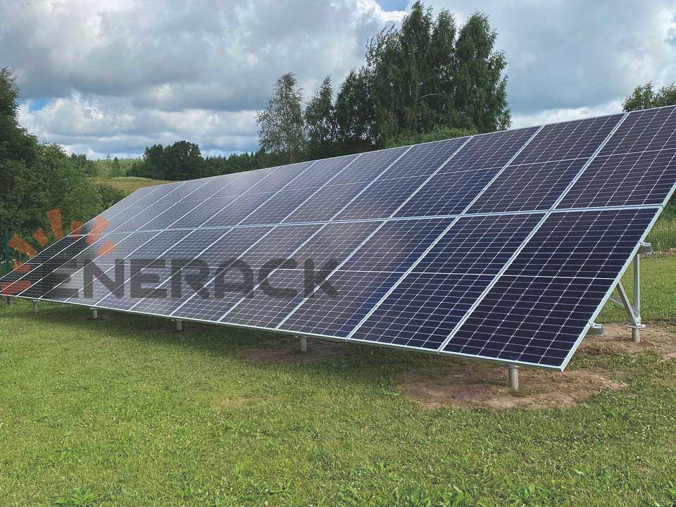 Système de montage au sol standard de 12 kW en Lettonie
