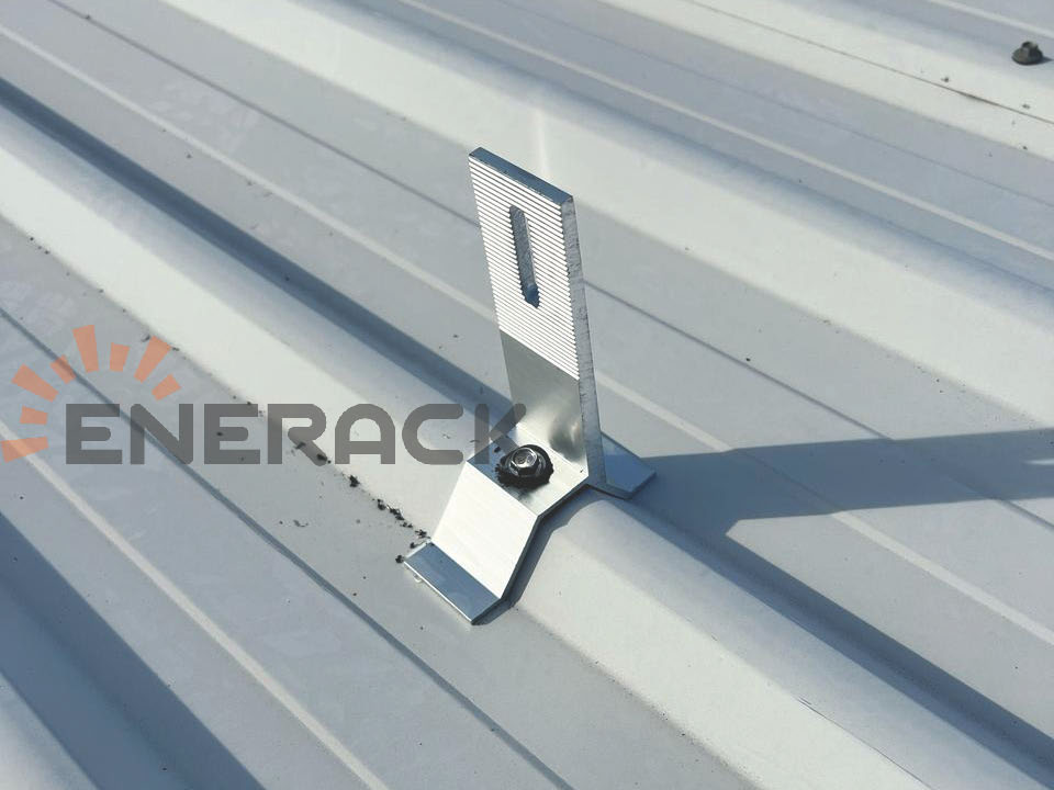 Pieds de 5 MW D32 152 mm L pour tôle trapézoïdale au Sri Lanka