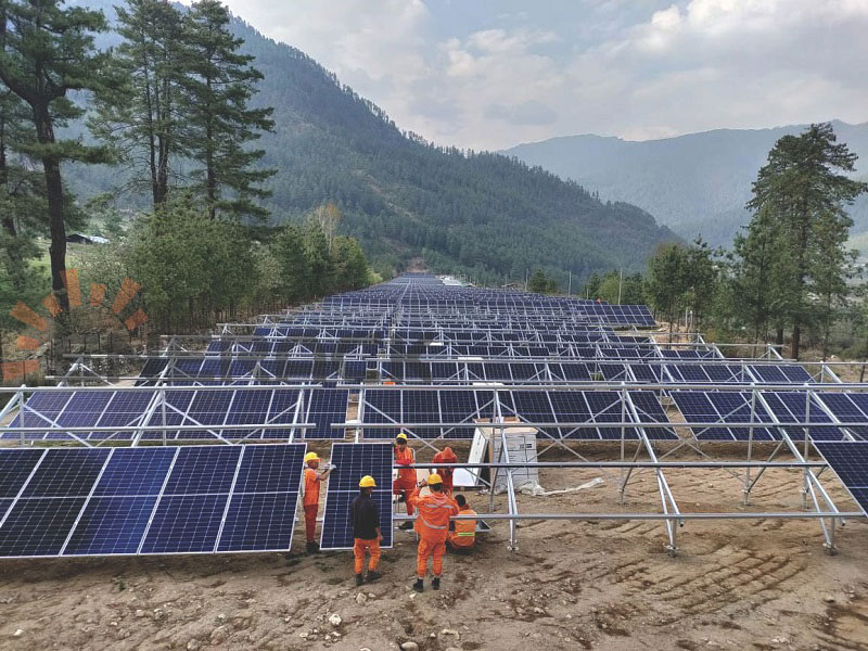 Centrale photovoltaïque au sol entièrement en aluminium de 2 MW dans l'Himalaya